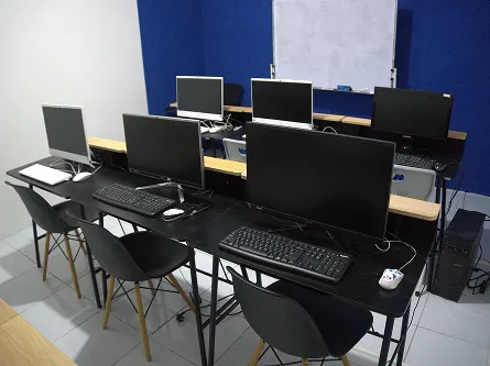Fasilitas Lab CAT Bimbel Masuk TNI POLRI AKPOL, SIPSS, Bintara & Sekolah Kedinasan